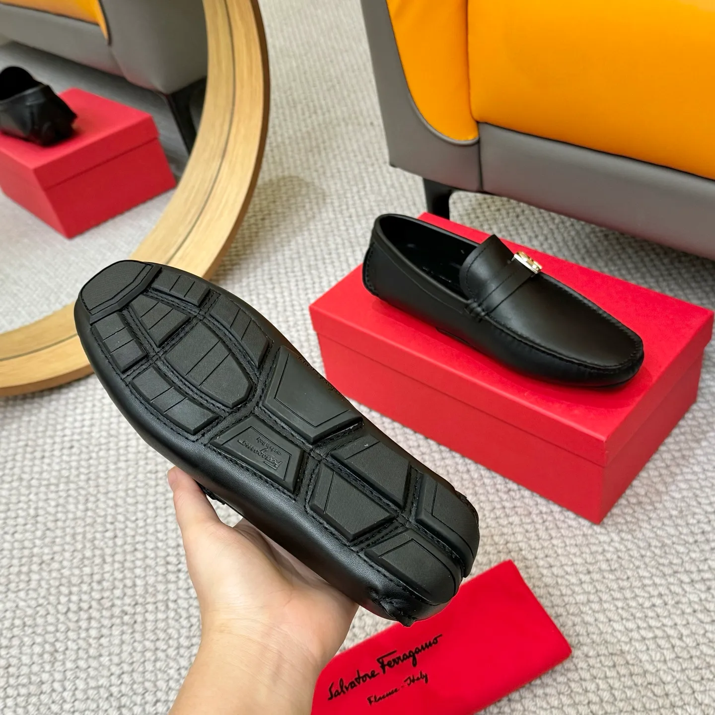 Men's men's shoes 💰420 (Yangli) Ferragamo 〰Ferragamo 2⃣️0⃣️2⃣️5️⃣ New series 👊🏻 Upper 🇮🇹 Italian imported calfskin, original outsole molding. Water-dyed sheepskin lining. The identity of every successful man is set off, and the upper and lower shoes are elegant and stable🚶🏻🚶🏻The high-end custom counter original replica is an eternal classic🔍️Number of codes: 38-46 with counter packaging